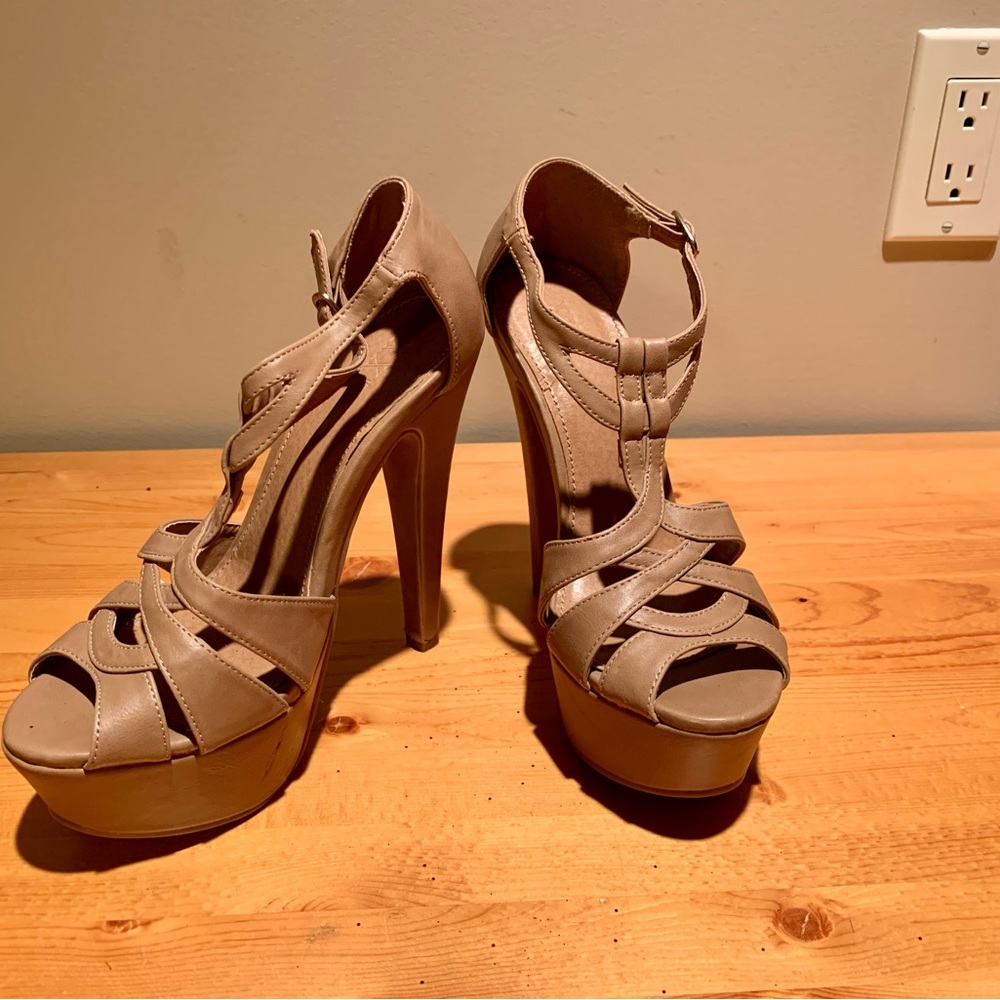 nude platform heeled sandals, size 6